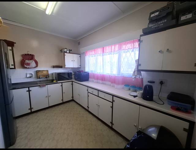 2 BEDROOM APARTMENT FOR SALE IN MANABA BEACH